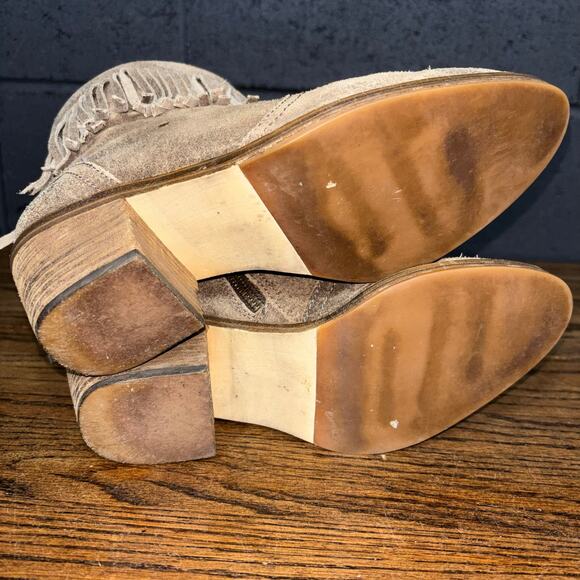 Steve Madden Women’s 8.5 Taupe Suede Western Fringe Ankle Boots - Picture 5 of 8